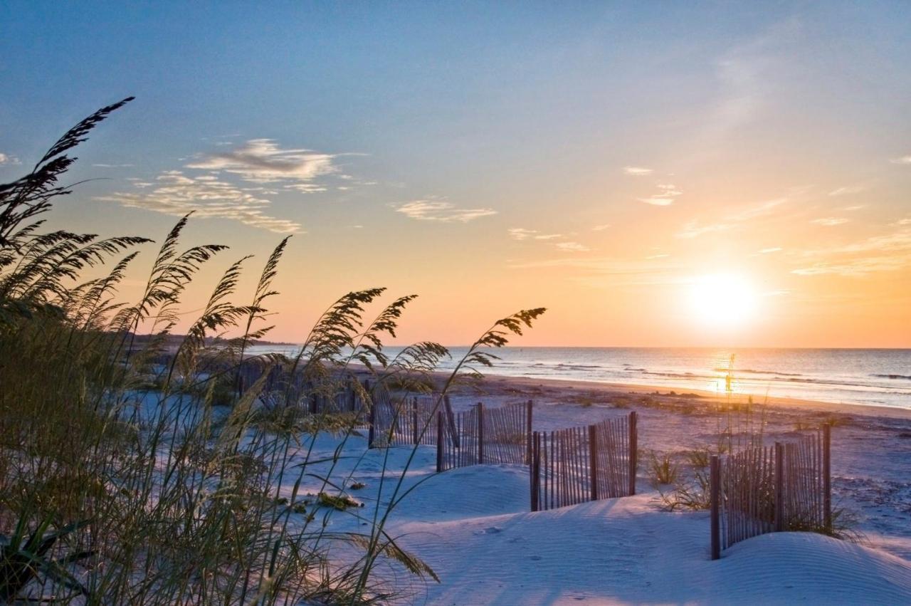 Stunning Views!!-Oceanfront Villa-Heated Pool-Private Balcony-Tiki Bar-Walk To Coligny Plaza Hilton Head Island Exterior photo